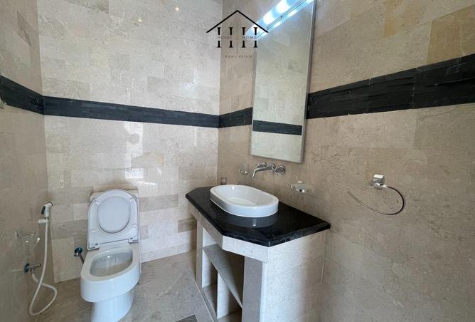 982906 - Property Image 2