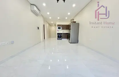 Apartment - 2 Bedrooms - 2 Bathrooms for rent in Al Burhama - Manama - Capital Governorate