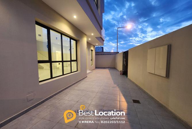 885556 - Property Image 2