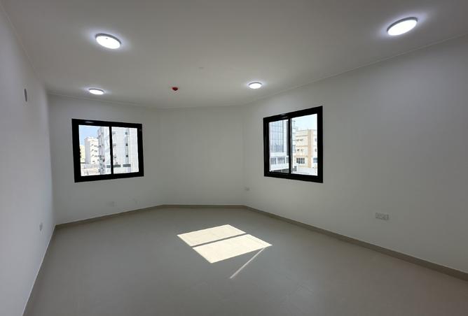 عمارة بالكامل - 8 غرف نوم - 8 حمامات للايجار في توبلي - المحافظة الوسطى