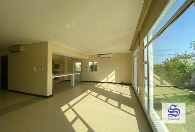 982390 - Property Image 3