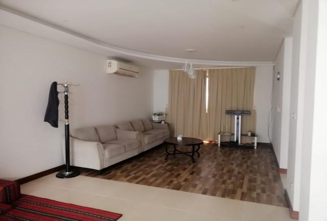 988816 - Property Image 2