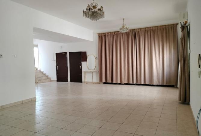 953721 - Property Image 3