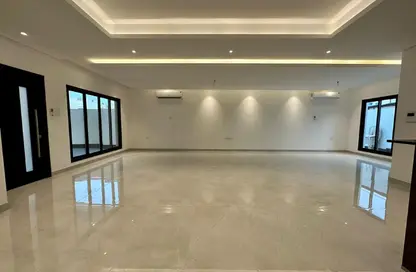 Villa - 3 Bedrooms - 4 Bathrooms for rent in Busaiteen - Muharraq Governorate