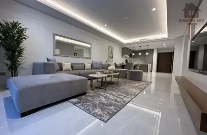 Living Room image for: Apartment - 2 Bedrooms - 3 Bathrooms for rent in Canal View - Dilmunia Island - Muharraq Governorate, Image 1