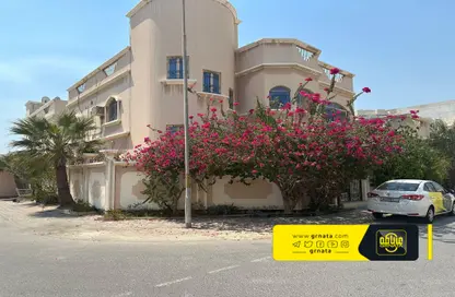 Villa - 6 Bedrooms - 5 Bathrooms for sale in Galali - Muharraq Governorate
