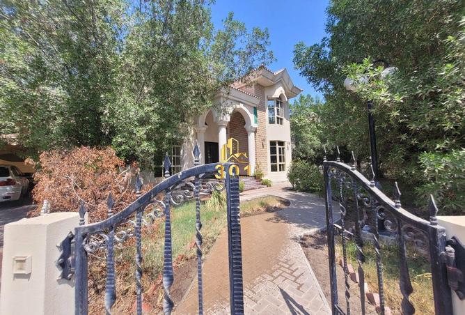 954784 - Property Image 2