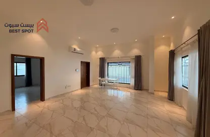 شقة - 2 غرف نوم - 2 حمامات للايجار في سار - المحافظة الشمالية