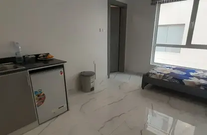Apartment - Studio - 1 Bathroom for rent in Mahooz - Manama - Capital Governorate