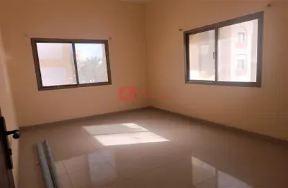 Empty Room image for: Apartment - 2 Bedrooms - 2 Bathrooms for rent in Salmaniya - Manama - Capital Governorate, Image 1