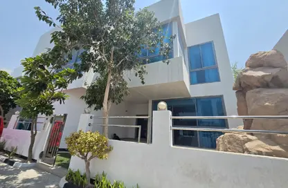Villa - 5 Bedrooms - 5 Bathrooms for rent in Zinj - Manama - Capital Governorate