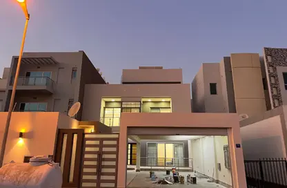 فيلا - 5 غرف نوم - 8 حمامات للايجار في جزيرة تالا - أمواج - المحرق