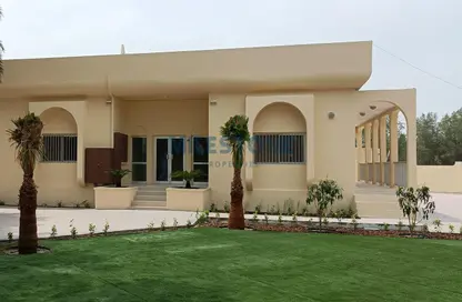 Villa - 4 Bedrooms - 3 Bathrooms for rent in Janabiya - Northern Governorate