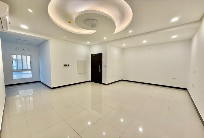 956677 - Property Main Image