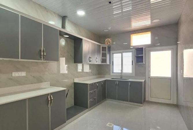 954413 - Property Image 2