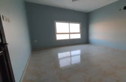 Empty Room image for: Apartment - 3 Bedrooms - 2 Bathrooms for rent in Hidd - Muharraq Governorate, Image 1