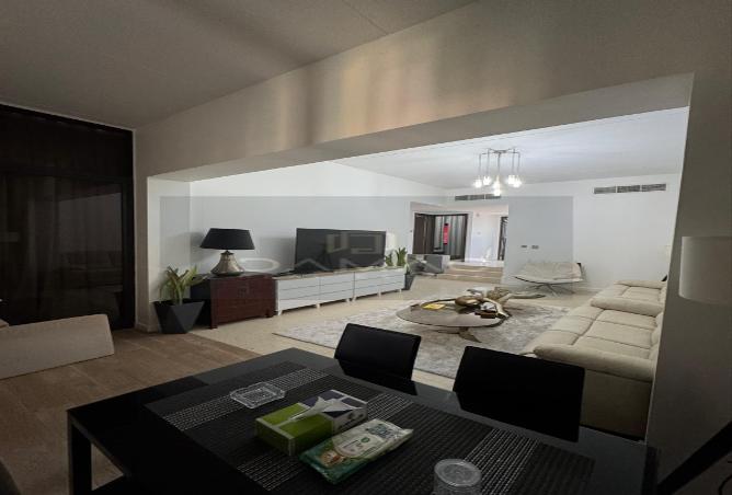 988146 - Property Main Image