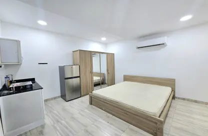 Apartment - Studio - 1 Bathroom for rent in Busaiteen - Muharraq Governorate