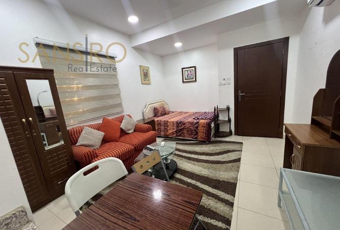 982093 - Property Image 2