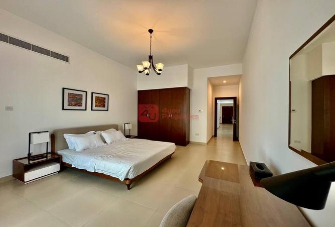 975636 - Property Image 2