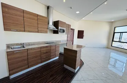 Apartment - 3 Bedrooms - 2 Bathrooms for rent in Saraya 2 - Bu Quwah - Northern Governorate