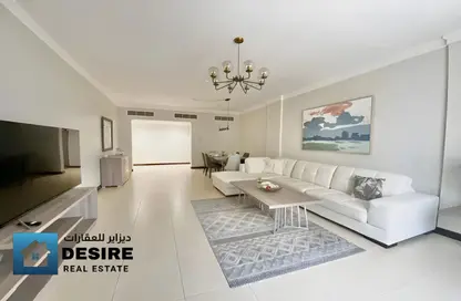 Apartment - 3 Bedrooms - 3 Bathrooms for rent in Al Juffair - Capital Governorate