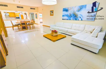 Apartment - 3 Bedrooms - 3 Bathrooms for rent in Al Juffair - Capital Governorate
