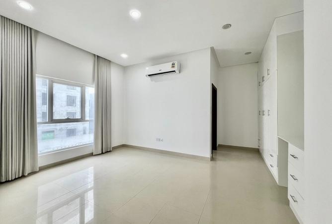 990414 - Property Image 3