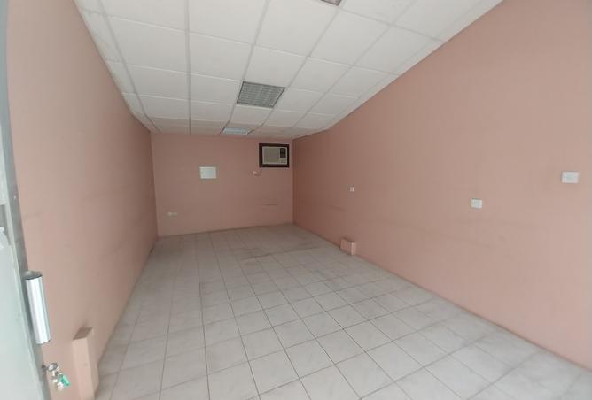 Shop - Studio for rent in Um Al Hasam - Manama - Capital Governorate