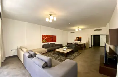 Apartment - 2 Bedrooms - 3 Bathrooms for rent in Al Juffair - Capital Governorate