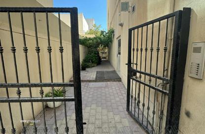 عمارة بالكامل - 4 غرف نوم - 3 حمامات للبيع في الجنبية - المحافظة الشمالية