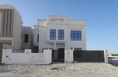 Villa - 4 Bedrooms - 5 Bathrooms for sale in Hidd - Muharraq Governorate