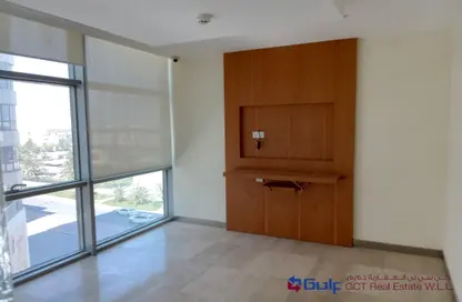 Empty Room image for: Office Space - Studio - 2 Bathrooms for rent in Busaiteen - Muharraq Governorate, Image 1