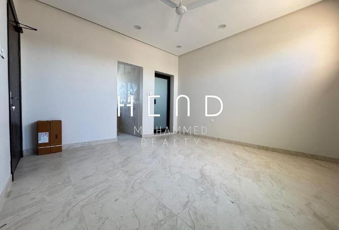 965039 - Property Image 2
