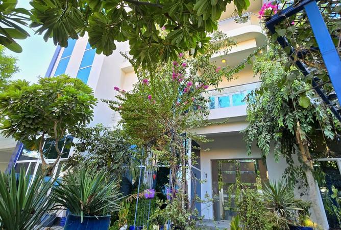 Villa - 7+ Bedrooms - 7+ Bathrooms for sale in Sanad - Central Governorate