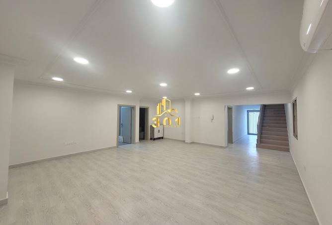 981966 - Property Image 3