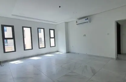 Apartment - 3 Bedrooms - 3 Bathrooms for rent in Hidd - Muharraq Governorate