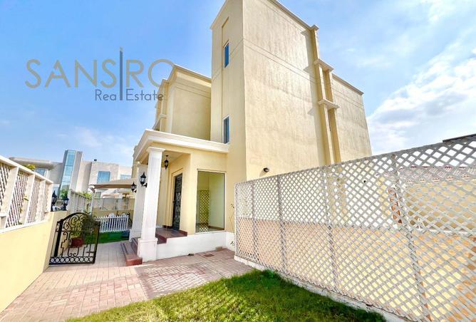 987589 - Property Image 2