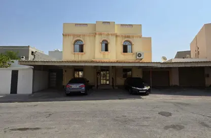 Villa - 7+ Bedrooms - 6 Bathrooms for sale in Hamad Town - Northern Governorate