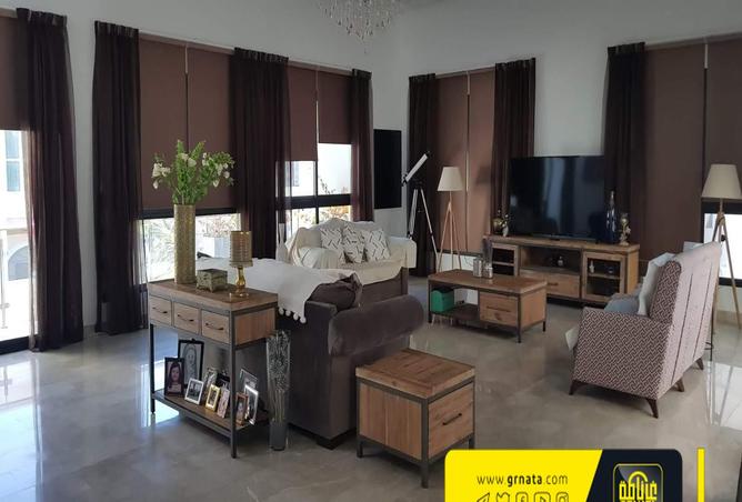 856039 - Property Image 2