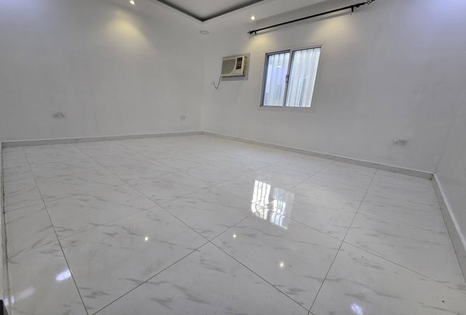 967025 - Property Image 2