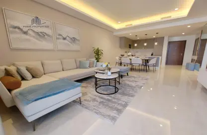 Living / Dining Room image for: Apartment - 2 Bedrooms - 3 Bathrooms for rent in Canal View - Dilmunia Island - Muharraq Governorate, Image 1