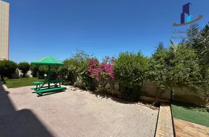 Apartment - 2 Bedrooms - 2 Bathrooms for rent in Al Juffair - Capital Governorate