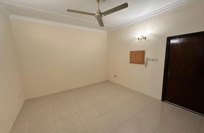 Apartment - 2 Bedrooms - 2 Bathrooms for rent in Al Juffair - Capital Governorate