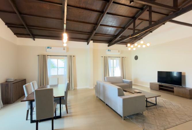 992595 - Property Image 2