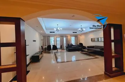 Apartment - 2 Bedrooms - 3 Bathrooms for rent in Al Juffair - Capital Governorate