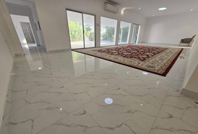 967023 - Property Image 3