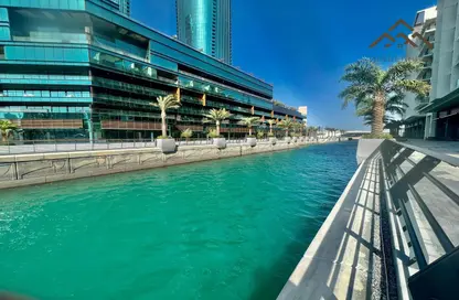 صورة لـ حوض سباحة شقة - غرفة نوم - 2 حمامات للايجار في مرفأ البحرين المالي - المنامة - محافظة العاصمة ، صورة رقم 1
