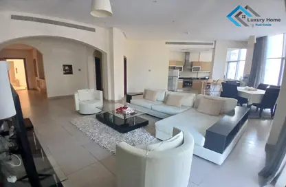 شقة - 2 غرف نوم - 3 حمامات للايجار في السيف - محافظة العاصمة