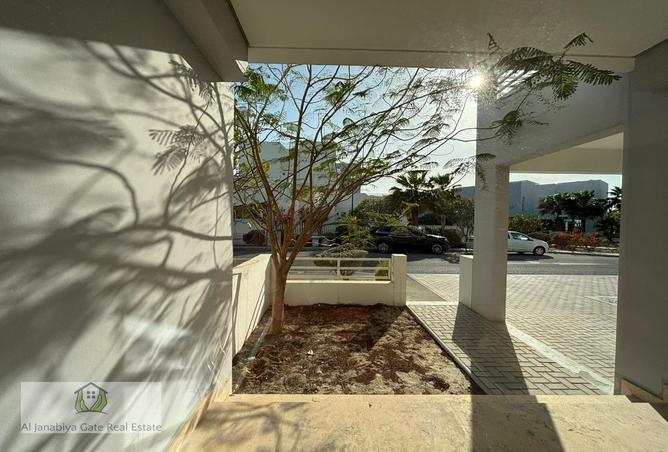 901382 - Property Image 2